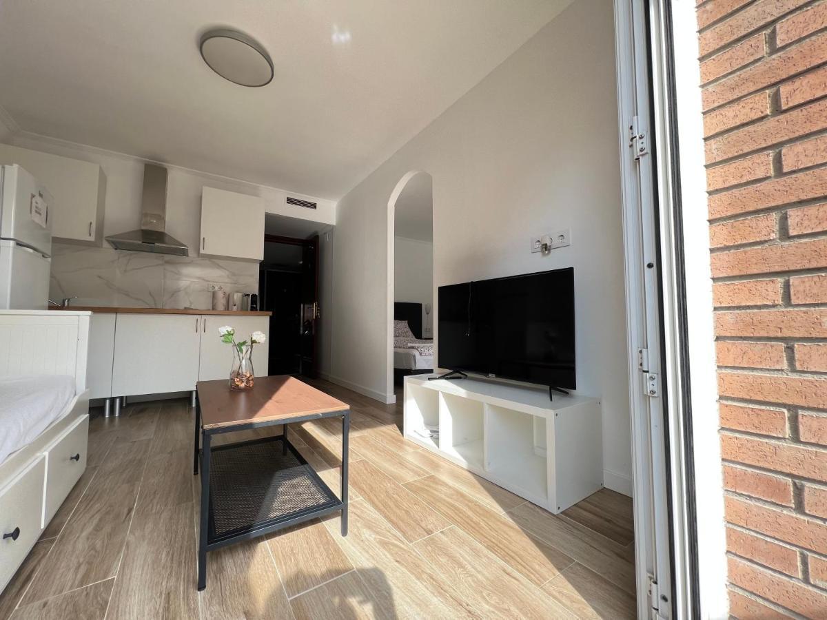 Luna L'Hospitalet de Llobregat Exteriér fotografie